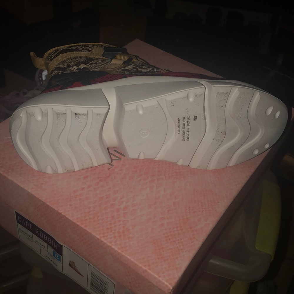 Shoes - Picture 2 of 3
